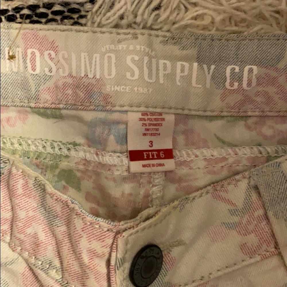 Floral Jean Shorts - Picture 6 of 7